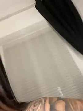 Mia-Bremer online show from January 2, 1:17 am