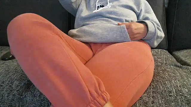 mysteriouscouple001 online show from April 3, 9:46 pm