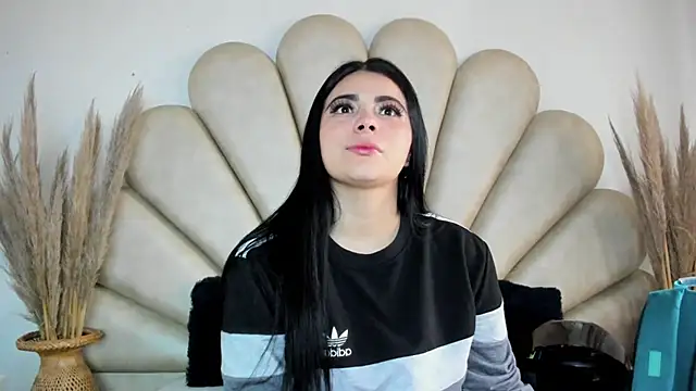 Snapshot of Natasha__Blue chatting on November 30, 12:20 pm Natasha Blue online show from November 30, 12:20 pm