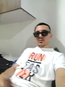 axeldaviid online show from November 29, 3:20 am