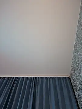 Snapshot of Alina_Vibe_Me chatting on December 16, 2:47 am Alina Vibe Me online show from December 16, 2:47 am