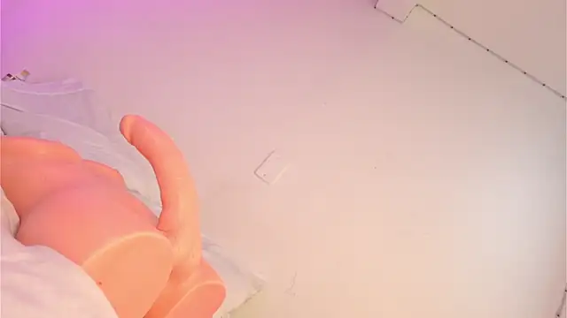 nicolette sweet  online show from January 11, 2:58 pm