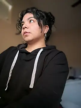 kimmiakiss22 online show from March 7, 12:48 am