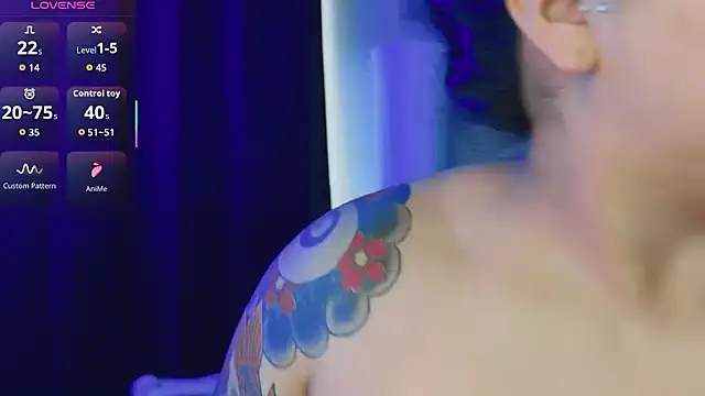 kimmiakiss22 online show from September 21, 10:33 pm