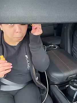 kimmiakiss22 online show from March 23, 9:30 pm