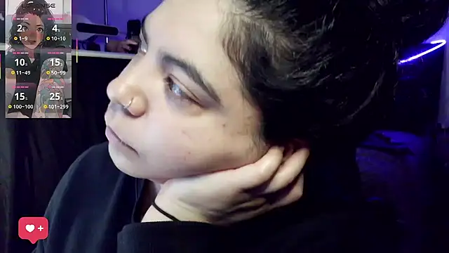 kimmiakiss22 online show from April 12, 3:00 am