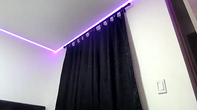 Snapshot of dolcemacca chatting on March 13, 5:22 am dolcemacca online show from March 13, 5:22 am