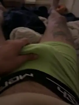 Snapshot of Nando chatting on February 9, 11:42 pm Nando online show from February 9, 11:42 pm