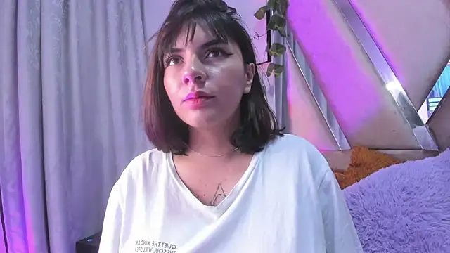 xhinata hyugax online show from January 4, 10:55 pm