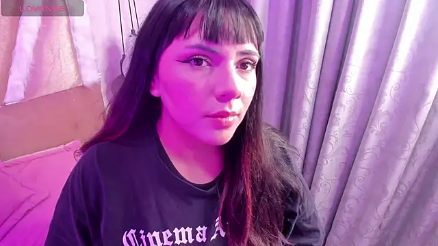 xhinata hyugax online show from March 3, 11:21 pm