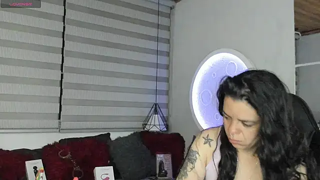 natasha logan  online show from June 20, 4:04 am