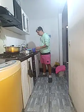 catire2323 online show from October 26, 8:37 pm