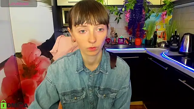 TayanaJons online show from April 3, 7:17 am