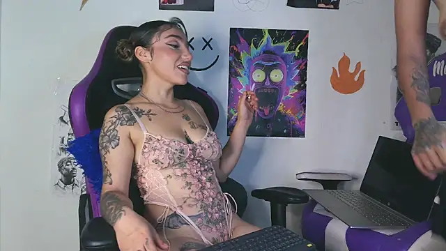 Snapshot of IM_MAYA chatting on March 11, 12:50 pm IM MAYA online show from March 11, 12:50 pm