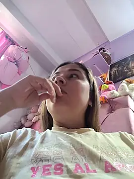 selena gomez2 online show from March 16, 1:37 pm