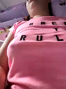 selena gomez2 online show from March 24, 2:33 pm