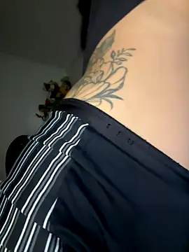 Snapshot of Valery_rhoades chatting on December 20, 5:03 am Valery rhoades online show from December 20, 5:03 am