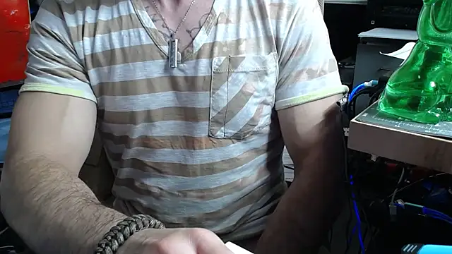 Snapshot of Hugo_Hunterxxx chatting on December 1, 9:53 pm Hugo Hunterxxx online show from December 1, 9:53 pm