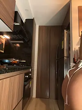 Snapshot of crystal_bunny7 chatting on February 10, 5:25 am crystal bunny7 online show from February 10, 5:25 am