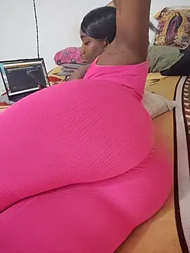 Snapshot of rihanna_abiodun chatting on July 16, 6:47 pm rihanna abiodun online show from July 16, 6:47 pm