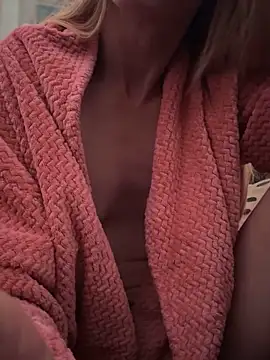 GoldenFlameGoddess online show from May 29, 2:48 pm