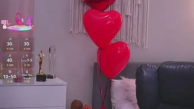 Snapshot of Molly_Jons chatting on February 27, 1:05 am Molly Jons online show from February 27, 1:05 am