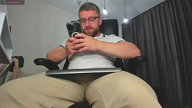 Findom guy online show from November 23, 7:24 pm