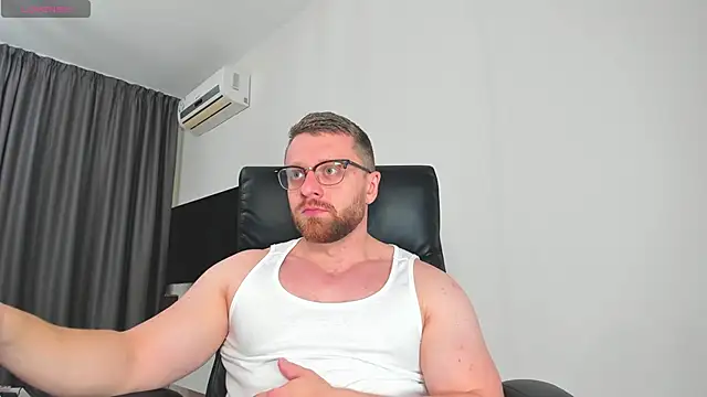 Snapshot of Findom_guy chatting on December 21, 4:47 pm Findom guy online show from December 21, 4:47 pm
