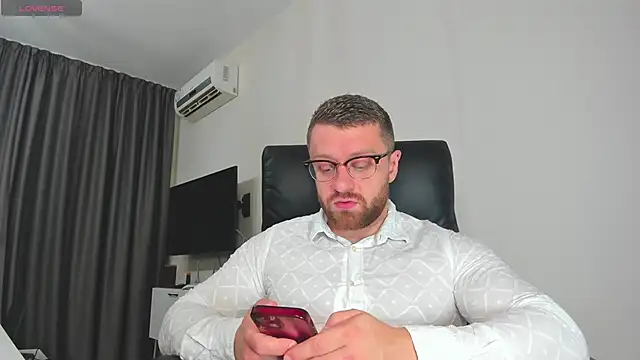Snapshot of Findom_guy chatting on December 22, 3:42 pm Findom guy online show from December 22, 3:42 pm