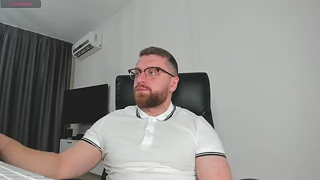 Snapshot of Findom_guy chatting on January 18, 5:39 pm Findom guy online show from January 18, 5:39 pm