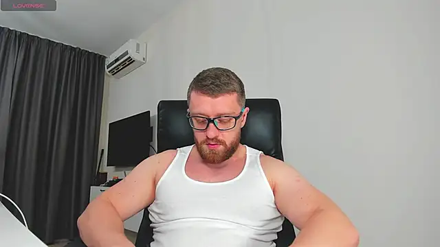 Snapshot of Findom_guy chatting on February 3, 6:57 pm Findom guy online show from February 3, 6:57 pm