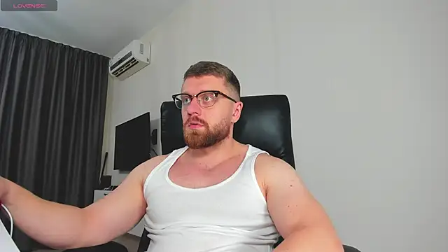 Snapshot of Findom_guy chatting on February 9, 6:01 pm Findom guy online show from February 9, 6:01 pm