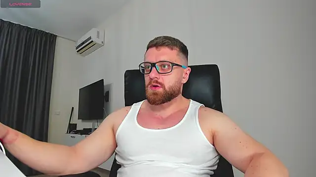 Snapshot of Findom_guy chatting on February 15, 7:21 pm Findom guy online show from February 15, 7:21 pm