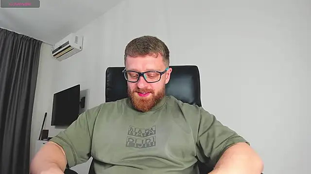 Snapshot of Findom_guy chatting on March 11, 12:33 pm Findom guy online show from March 11, 12:33 pm