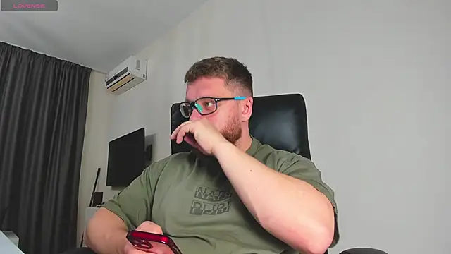 Snapshot of Findom_guy chatting on March 12, 6:08 am Findom guy online show from March 12, 6:08 am
