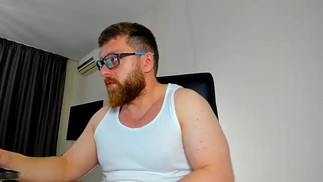 Snapshot of Findom_guy chatting on May 15, 5:20 pm Findom guy online show from May 15, 5:20 pm