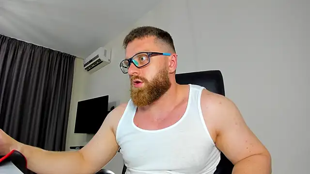 Snapshot of Findom_guy chatting on May 21, 5:53 pm Findom guy online show from May 21, 5:53 pm
