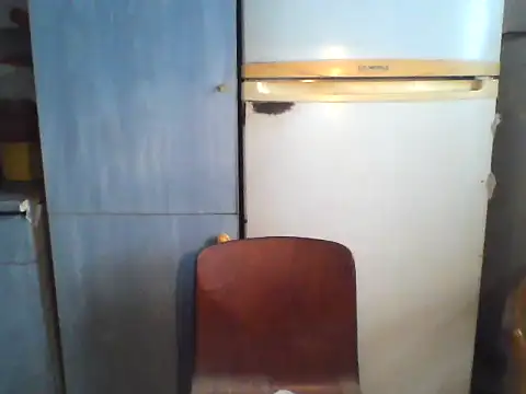 Snapshot of D_Marinna chatting on December 16, 9:03 am D Marinna online show from December 16, 9:03 am