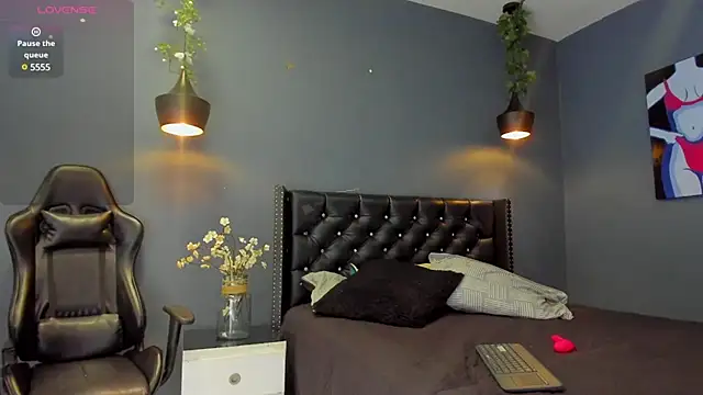 Sophiietaylor online show from January 18, 11:11 pm