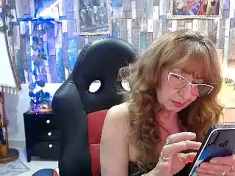 KarimaSarabe online show from December 4, 12:30 am