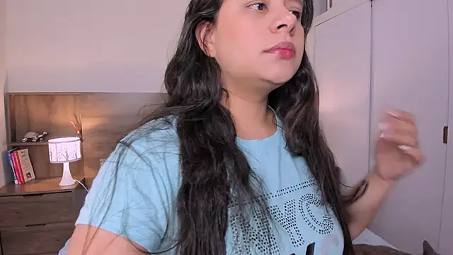 emily adams01 online show from December 2, 10:27 pm