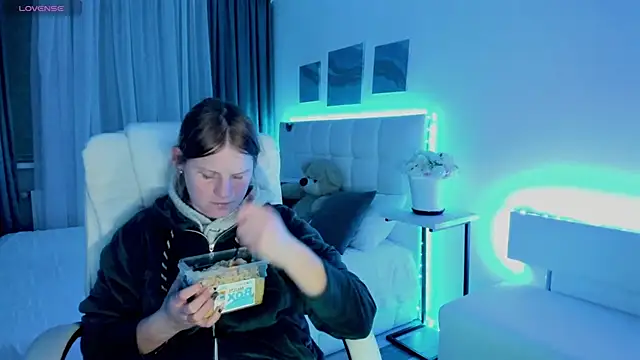 Kathlyn  Heath online show from February 12, 7:02 pm