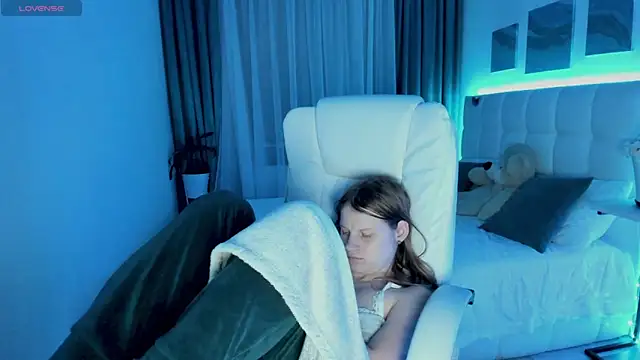 Kathlyn  Heath online show from February 14, 10:25 pm