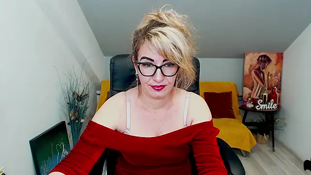 Cassandra Hotty online show from February 10, 7:36 am