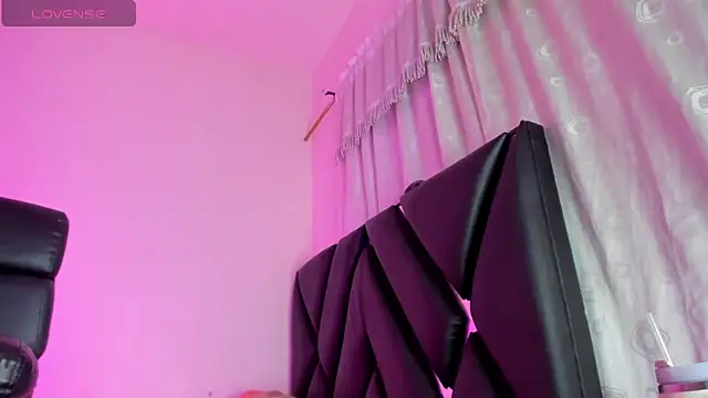 stephany doll  online show from December 16, 3:55 am