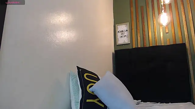 Snapshot of AngelitaWild_ chatting on February 8, 12:28 am AngelitaWild online show from February 8, 12:28 am