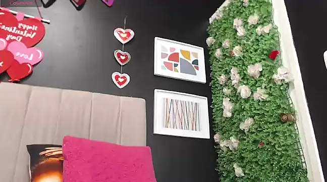 Snapshot of AngelitaWild_ chatting on February 18, 11:52 pm AngelitaWild online show from February 18, 11:52 pm