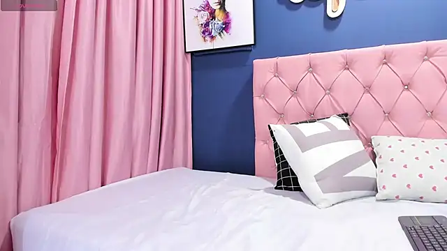 Snapshot of AngelitaWild_ chatting on February 28, 8:39 pm AngelitaWild online show from February 28, 8:39 pm