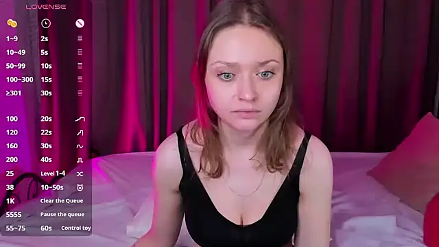 Snapshot of Linda_Bryant chatting on December 5, 4:09 am Linda Bryant online show from December 5, 4:09 am