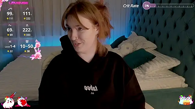  Chlo  e online show from February 7, 9:37 pm